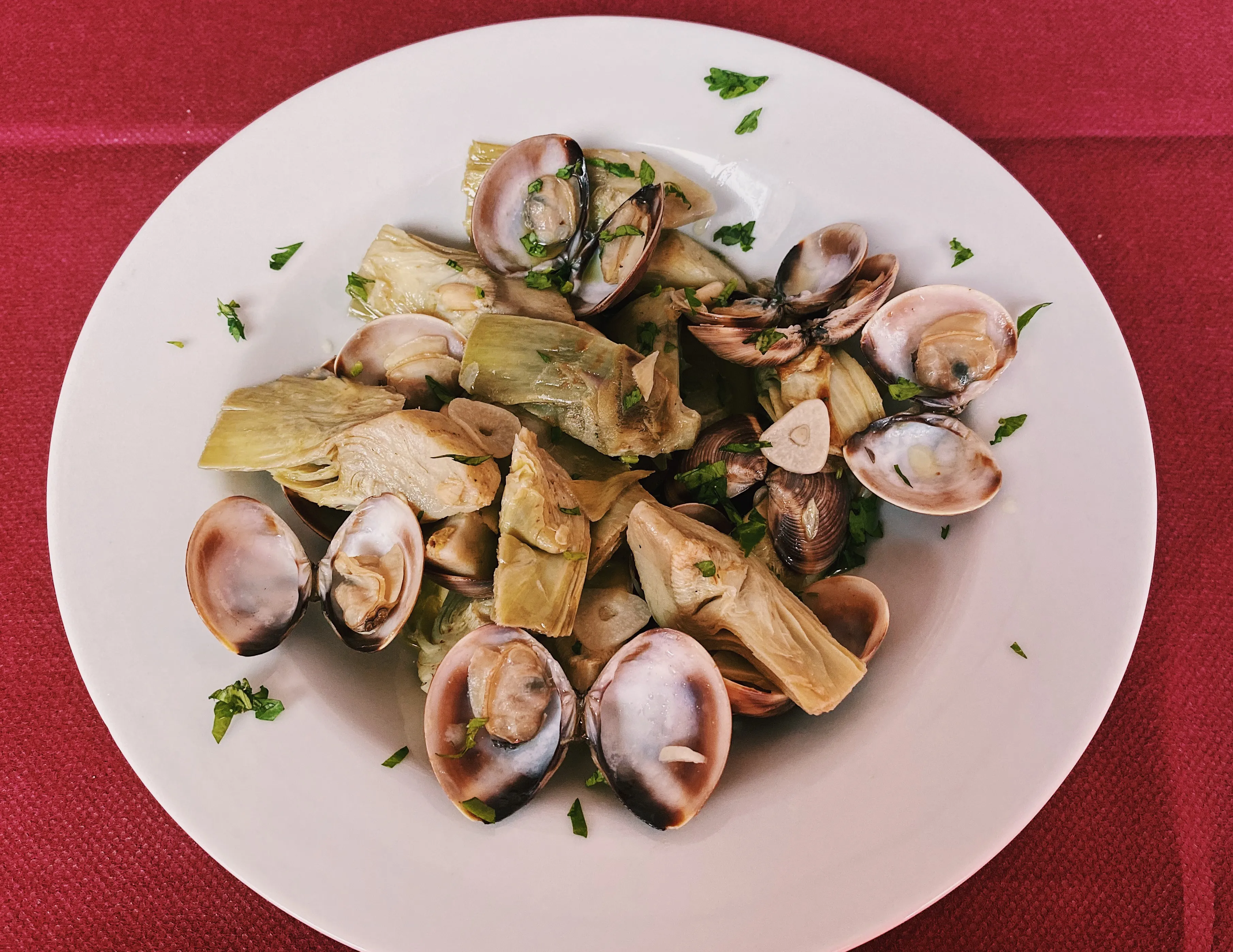 Alcachofas con almejas